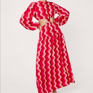 Wave Print Cut Out Maxi Dress